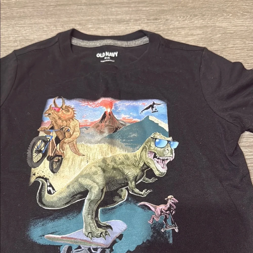 Old Navy Black Short Sleeve Graphic Tee